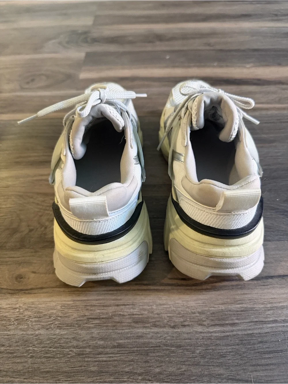 Nike Y2K Run Silver and White Women's Sneakers Size 8
